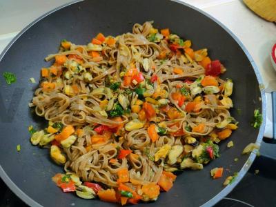 Grikių makaronai su midijomis pietums Žingsnis 6