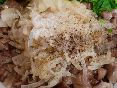 Burokėlių salotos su marinuotais grybais Žingsnis 6