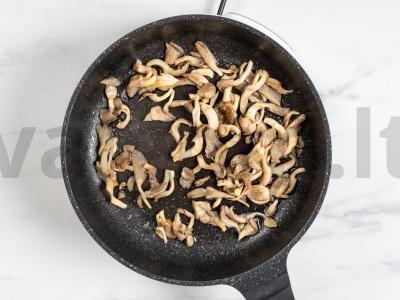 Bulvių salotas su pievagrybiais Žingsnis 3