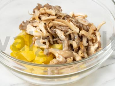 Bulvių salotas su pievagrybiais Žingsnis 4