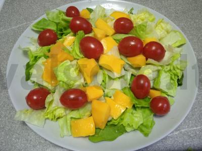 Salotos su mango, krevetėmis ir vyšniniais pomidorais Žingsnis 4