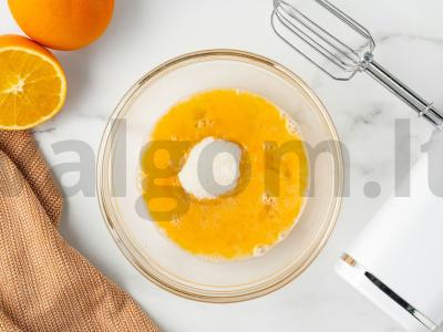 Apelsinų keksiukai su šokoladu Žingsnis 1