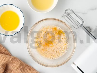 Apelsinų keksiukai su šokoladu Žingsnis 3