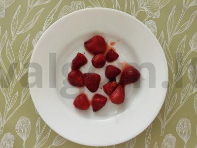 Smuzi su šilauogėmis ir braškėmis Žingsnis 1