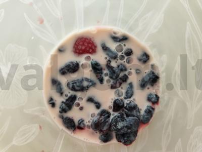 Smuzi su šilauogėmis ir braškėmis Žingsnis 3