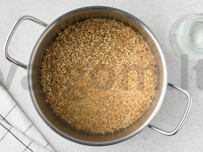 Perlovka su vištienos kepenėlėmis Žingsnis 1