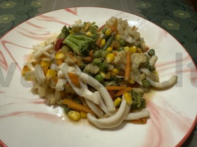 Kalmarai su daržovėmis per 20 minučių pagrindine nuotrauka