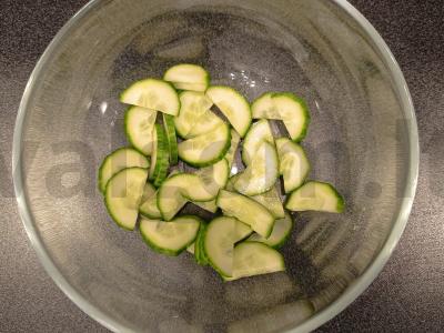 Šviežias salotas su čuka Žingsnis 2