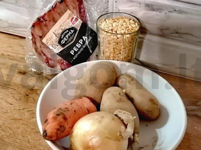 Žirnių sriuba su rūkytomis kiaulienos šonkauliais Žingsnis 1