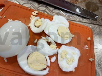 Sumuštiniai su kiaušiniais ir šprotais Žingsnis 3