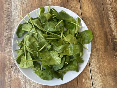 Lengvas salotas su špinatais, burokėliais ir feta sūriu Žingsnis 2