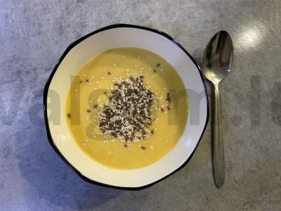 Daržovių sriuba su grietininiu sūriu pagrindine nuotrauka