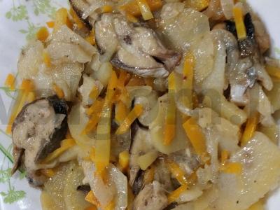 Skani troškinys su silke ir bulvėmis pagrindine nuotrauka