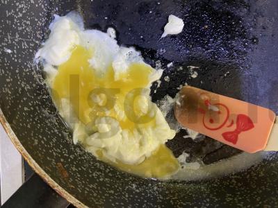 Naudingas tostadas su avokadu, kukurūzais ir skrambliu Žingsnis 6