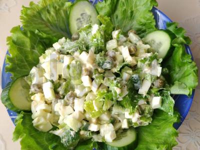 Salotas „Šviežumas“ su žirneliais pagrindine nuotrauka