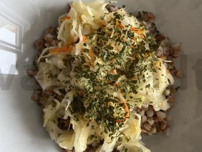 Šiltas grikių, raugintų kopūstų ir granatų salotas „Šiltas rubinas“ Žingsnis 6