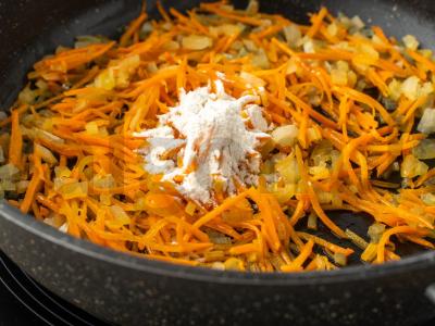 Troškintas menkė grietinėje Žingsnis 4