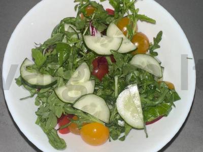 Salotos su jūros gėrybėmis, daržovėmis ir rukola Žingsnis 2