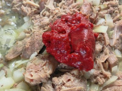 Pomidorų padažas su namine troškinta mėsa Žingsnis 2