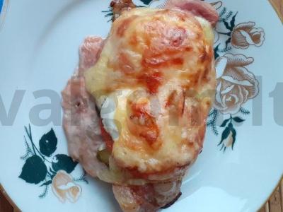 Mėsa prancūziškai su graikišku jogurtu ir daržovėmis pagrindine nuotrauka