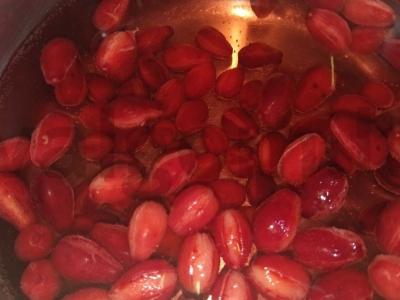 Skanus kompotas iš šilkmedžio su citrinos rūgštimi pagrindine nuotrauka