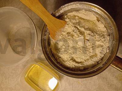 Sluoksniuotas pyragas su bananų-citrinų įdaru Žingsnis 2