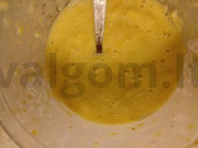 Sluoksniuotas pyragas su bananų-citrinų įdaru Žingsnis 6