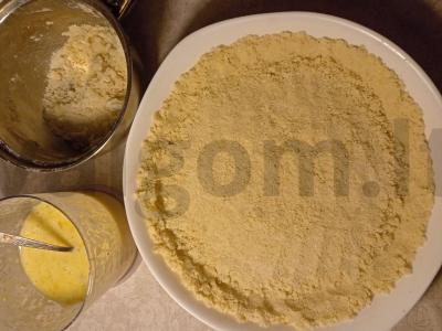 Sluoksniuotas pyragas su bananų-citrinų įdaru Žingsnis 7