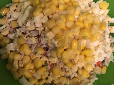 Krabų salotas su Pekino kopūstu Žingsnis 4