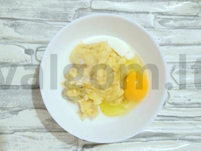 Švelnus bananų-šokolado blynelis su sūriu Žingsnis 2