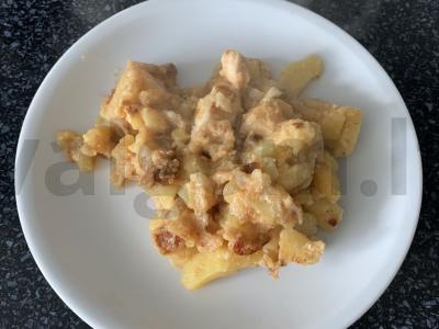 Bulvės su vištienos krūtinėle grietinės ir garstyčių padaže pagrindine nuotrauka