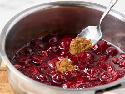 Sluoksniuotas štrudelis su vyšniomis Žingsnis 3