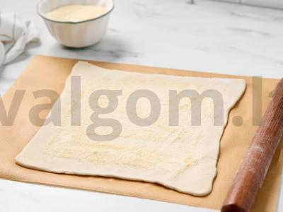 Sluoksniuotas štrudelis su vyšniomis Žingsnis 5