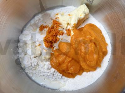 Moliūgų-apelsinų cinamoniniai bandelės Žingsnis 1