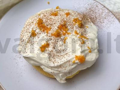 Moliūgų-apelsinų cinamoniniai bandelės pagrindine nuotrauka