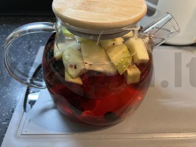 Juodasis arbata su kriaušėmis ir uogomis Žingsnis 6