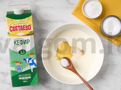 Koldūnai su braškėmis ir vyšniomis garuose Žingsnis 1