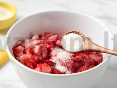 Koldūnai su braškėmis ir vyšniomis garuose Žingsnis 3