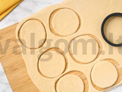 Koldūnai su braškėmis ir vyšniomis garuose Žingsnis 4