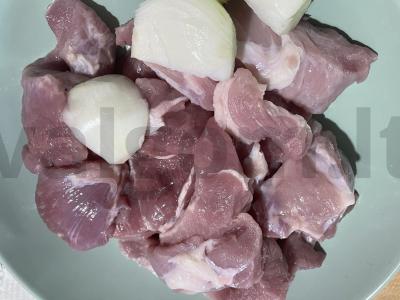 Kotletai keptuvėje pietums arba vakarienei Žingsnis 1