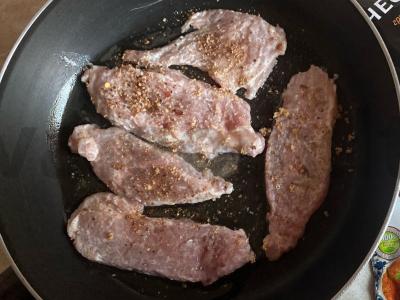 Kiauliena po sūriu su sezamo sėklomis Žingsnis 4