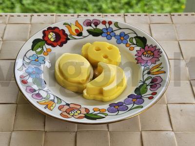 Šokoladiniai saldainiai su žemės riešutais pagrindine nuotrauka