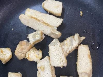 Makaronai su karčiu ir pieno padažu Žingsnis 2