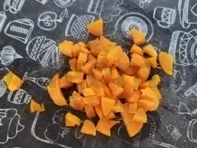 Olivje su žaliais žirneliais Žingsnis 1