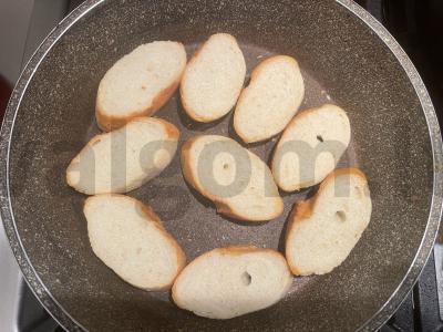 Brusketa su šprotų Žingsnis 1