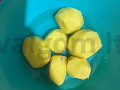 Bulvių krepšeliai su sūriu ir dešrelėmis Žingsnis 1