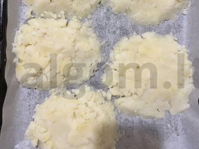 Bulvių krepšeliai su sūriu ir dešrelėmis Žingsnis 2