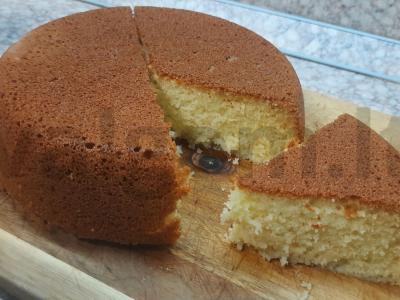 Birus mannikas su kefyru pagrindine nuotrauka