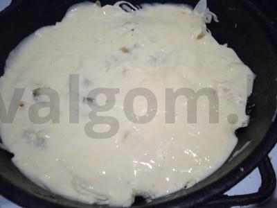 Kopūstų ir karštai rūkytos skumbrės pyragas Žingsnis 4