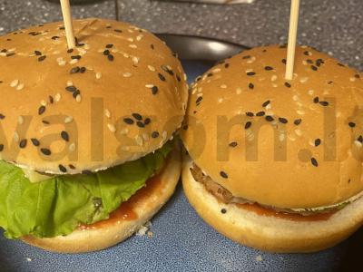 Namų burgeriai su lydytu sūriu Žingsnis 6